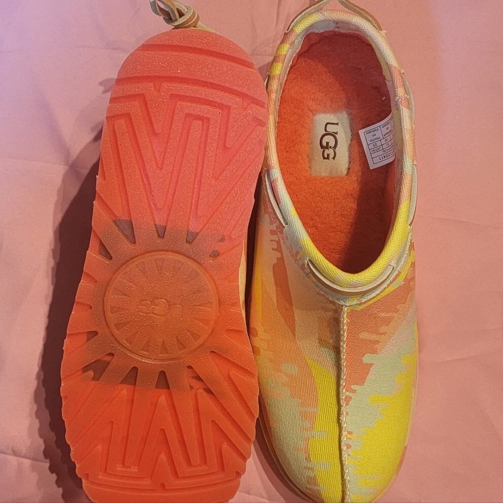 UGGS low cut sneakers